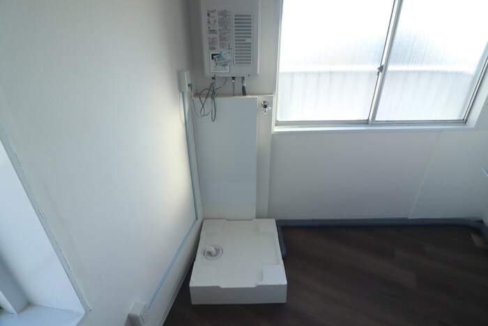 物件内観写真11　(洗濯機置場)