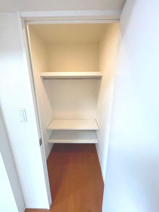物件内観写真16　(収納)