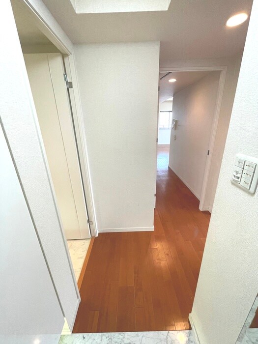 物件内観写真18　(廊下)