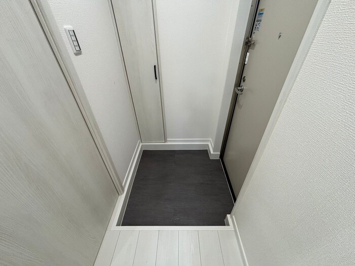 物件内観写真17　(玄関)