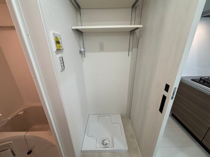 物件内観写真18　(洗濯機置場)