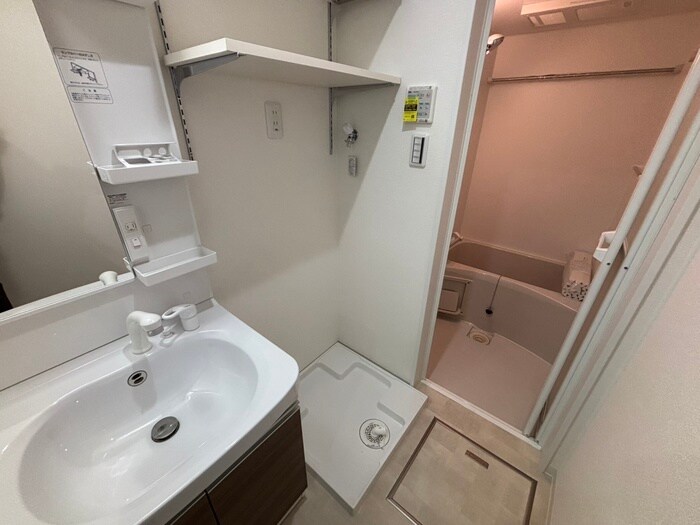 物件内観写真18　(洗濯機置場)