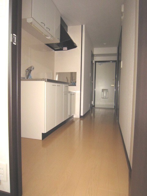 物件内観写真16　(廊下)