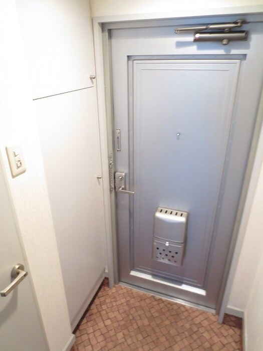 物件内観写真10　(玄関)