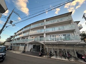 プリオ－レリベルタ桂Ａ棟外観写真