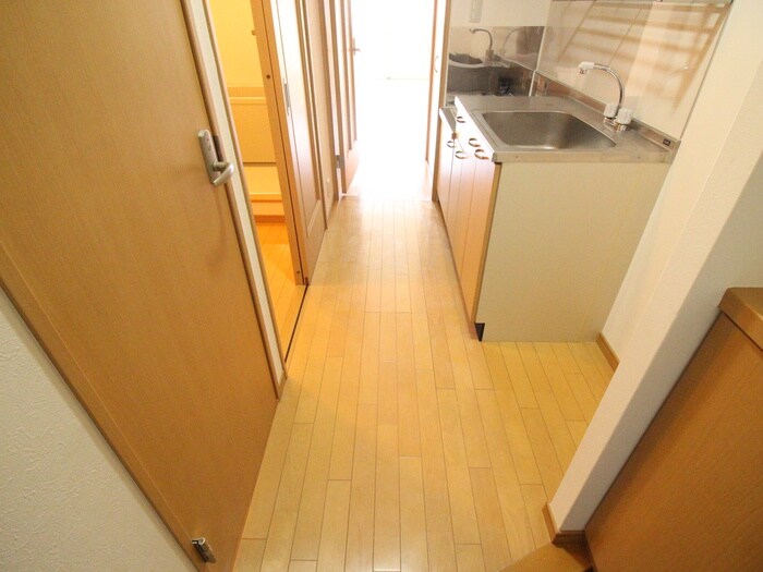 物件内観写真17　(廊下)