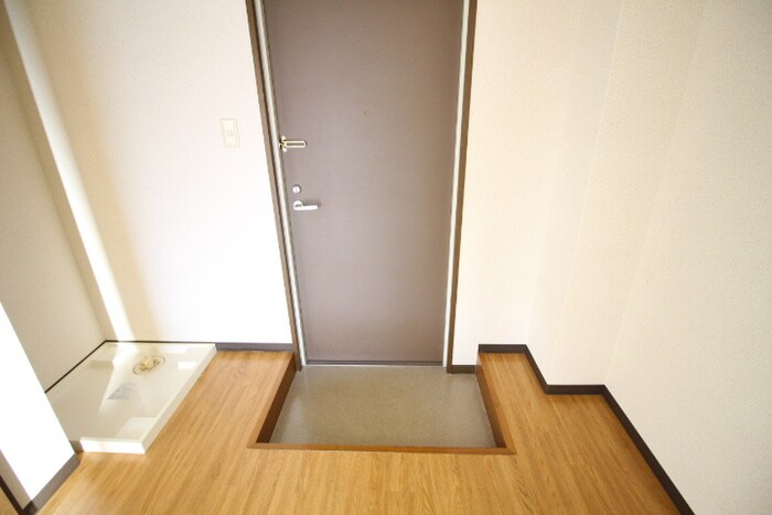 物件内観写真15　(玄関)