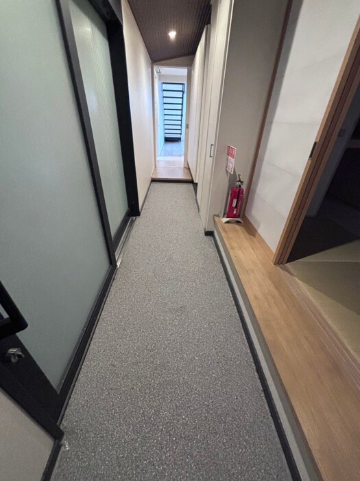 物件内観写真18　(玄関)