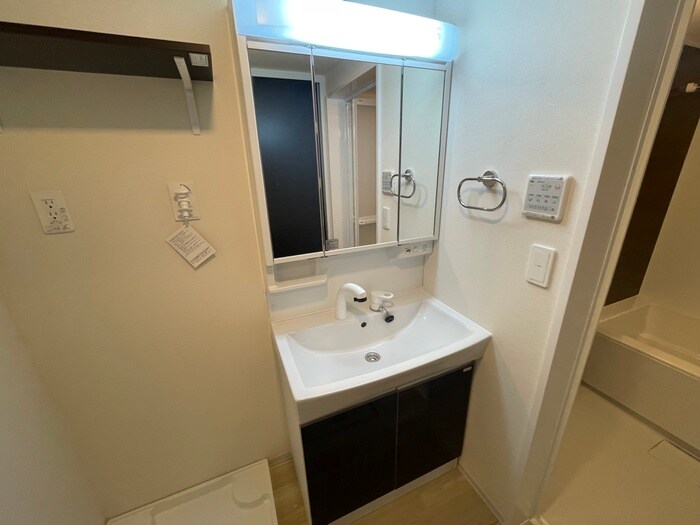 物件内観写真13　(洗面)