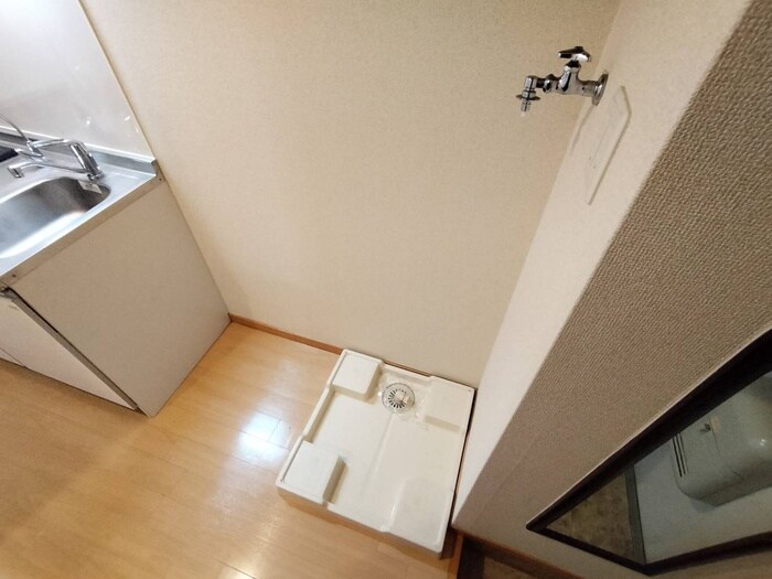 物件内観写真14　(洗濯機置場)