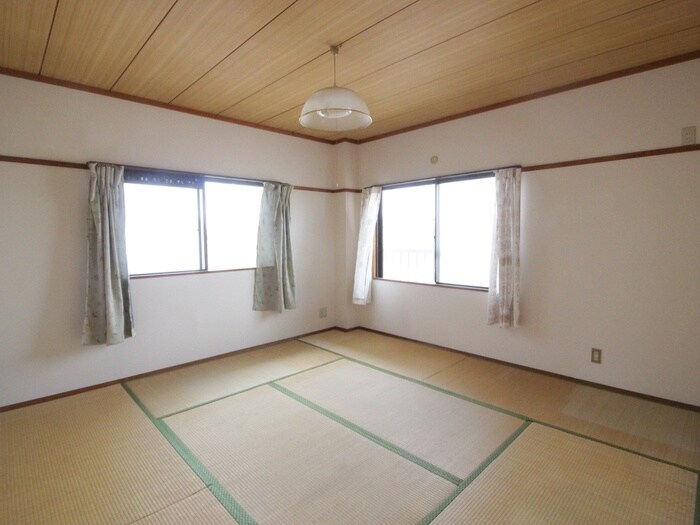 物件内観写真4　(居室)