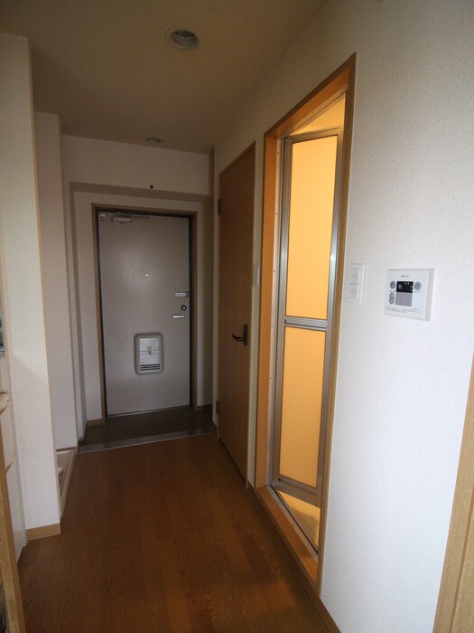 物件内観写真8　(廊下)