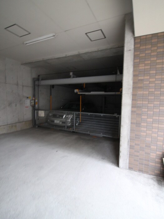 物件外観写真5　(駐車場)