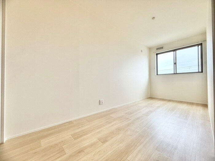 物件内観写真10　(居室)