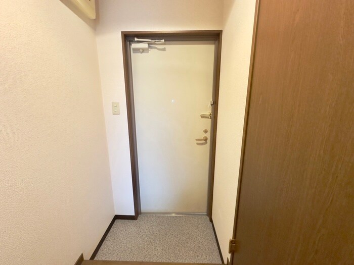 物件内観写真17　(玄関)