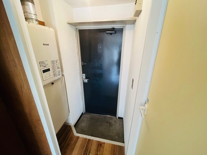 物件内観写真13　(玄関)