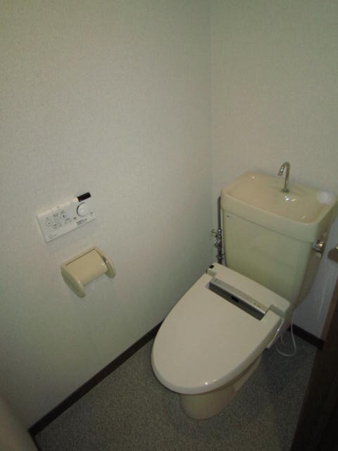 物件内観写真11　(トイレ)