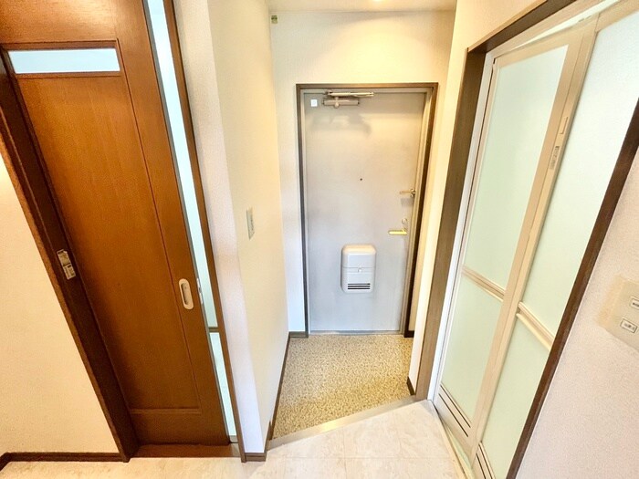 物件内観写真18　(玄関)