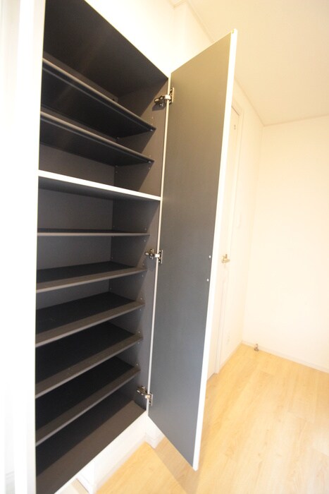 物件内観写真5　(靴箱)