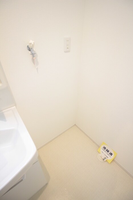 物件内観写真12　(洗濯機置場)