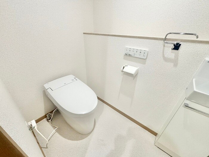 物件内観写真12　(トイレ)