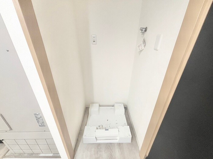 物件内観写真15　(洗濯機置場)