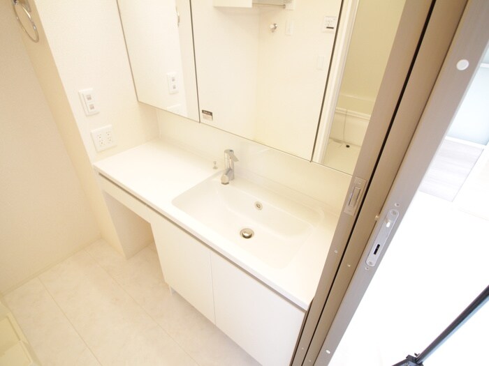 物件内観写真9　(洗面)