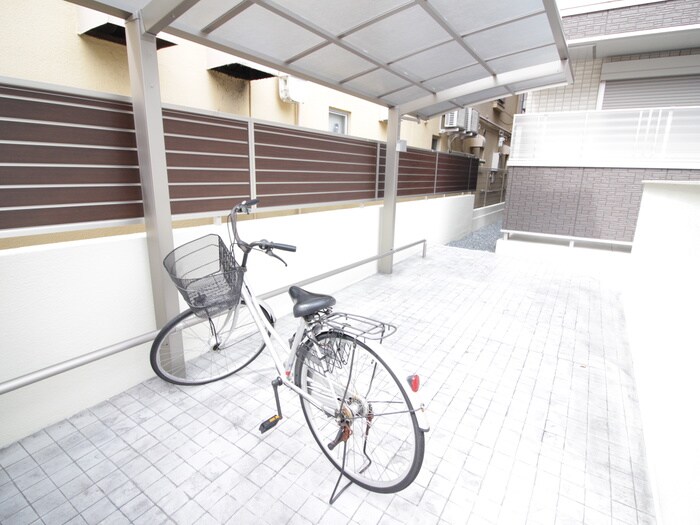 物件外観写真6　(駐輪場)