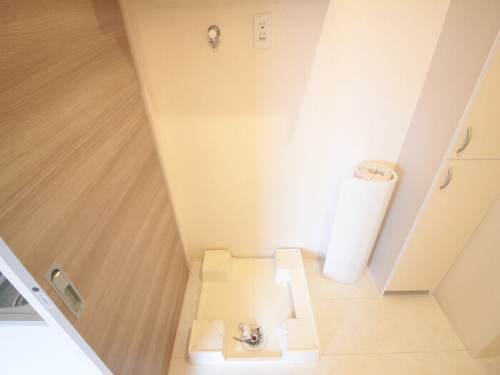 物件内観写真14　(洗濯機置場)