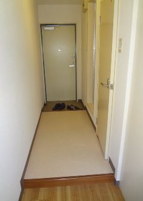 物件内観写真8　(玄関)