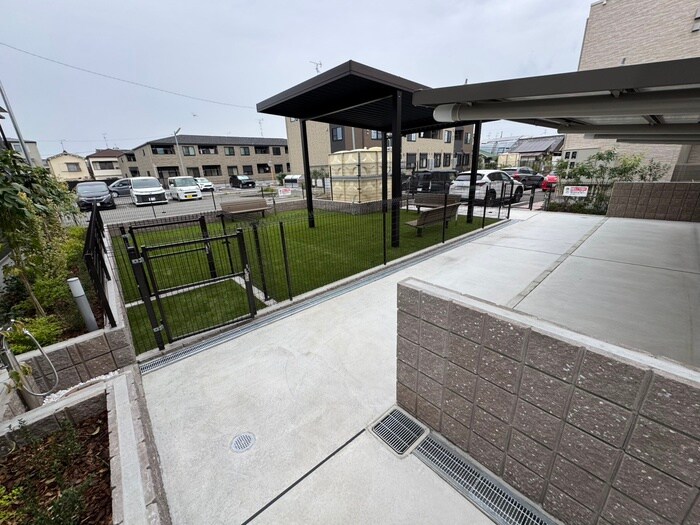 物件外観写真2　(駐輪場)