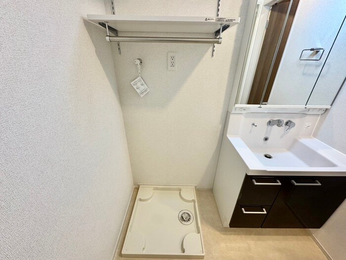 物件内観写真16　(洗濯機置場)