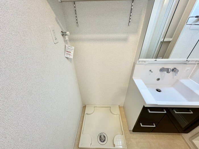 物件内観写真16　(洗濯機置場)