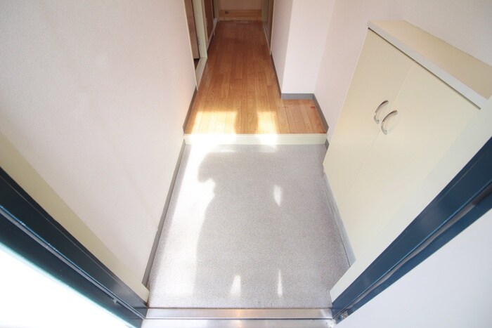 物件内観写真7　(玄関)