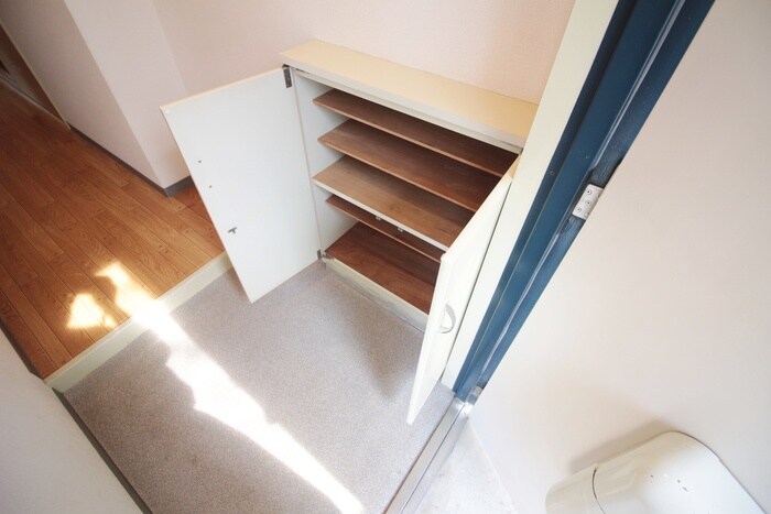 物件内観写真8　(靴箱)