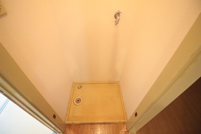 物件内観写真10　(洗濯機置場)