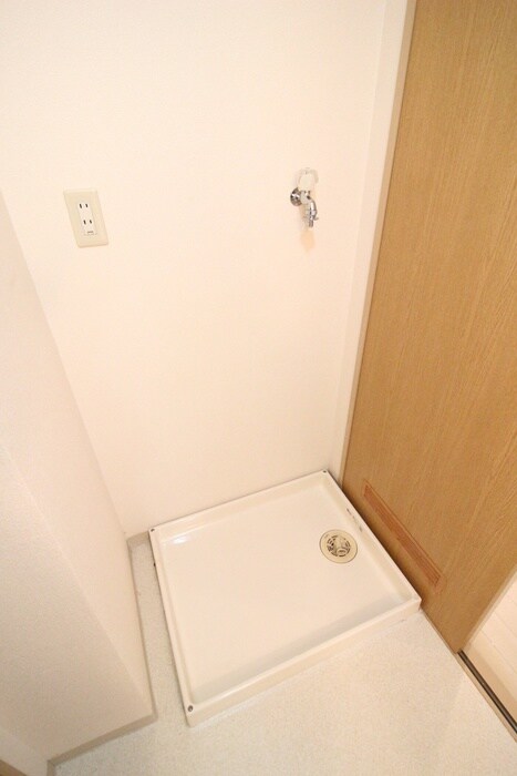 物件内観写真13　(洗濯機置場)