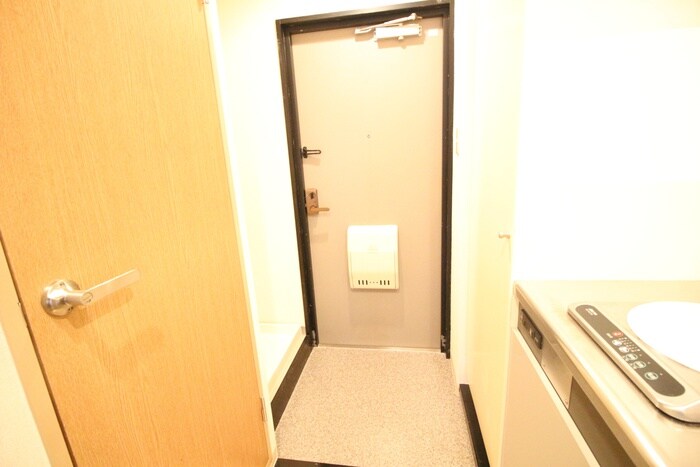 物件内観写真16　(玄関)