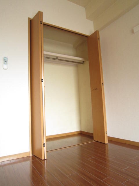 物件内観写真12　(収納)