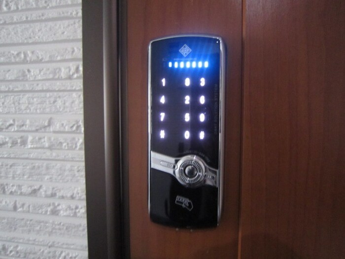 物件内観写真22　(玄関)