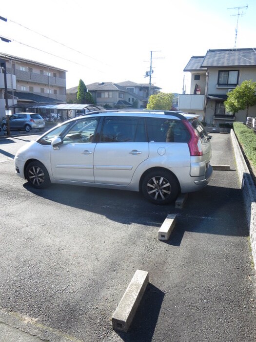 物件外観写真3　(駐輪場)