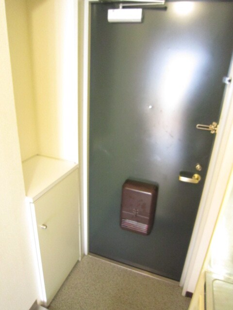 物件内観写真13　(玄関)