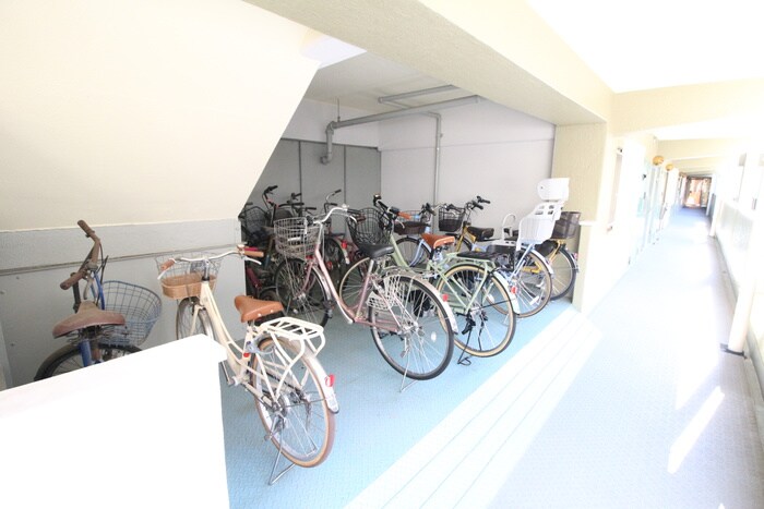 物件外観写真3　(駐輪場)