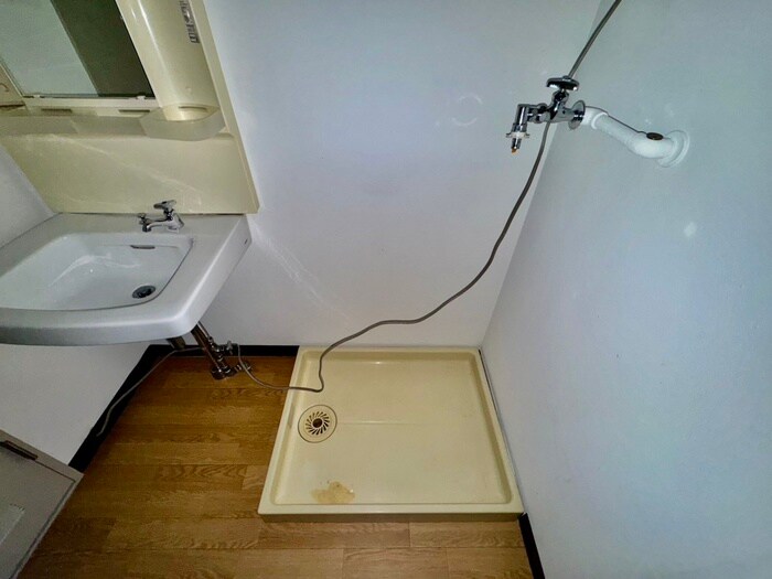 物件内観写真14　(洗濯機置場)