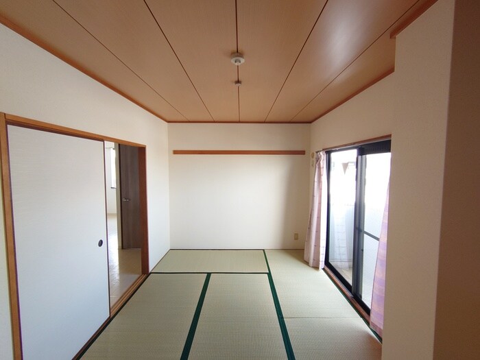 物件内観写真9　(居室)