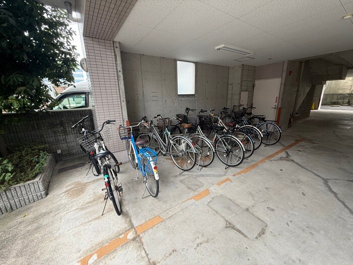 物件外観写真5　(駐輪場)