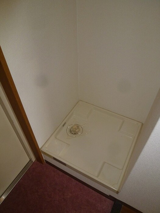 物件内観写真10　(洗濯機置場)