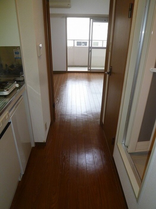 物件内観写真16　(廊下)