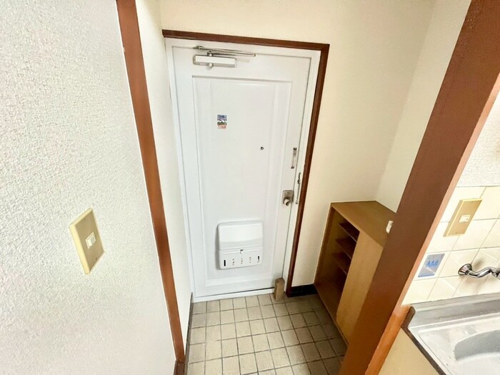 物件内観写真19　(玄関)