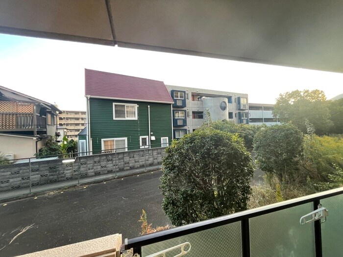 物件内観写真16　(室内からの展望)